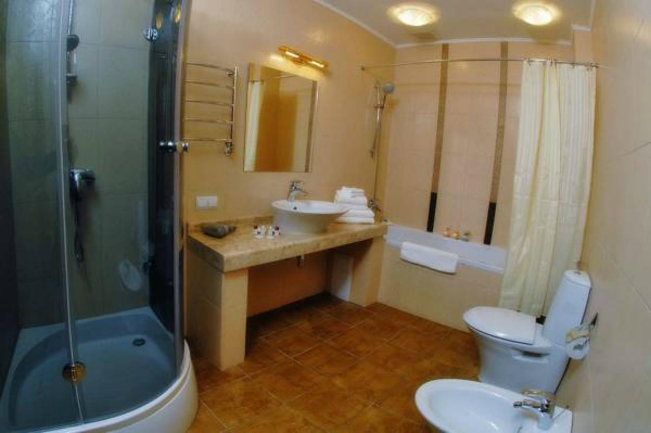 Royal Hotels And Spa Resorts Promenad Truskavets Luaran gambar