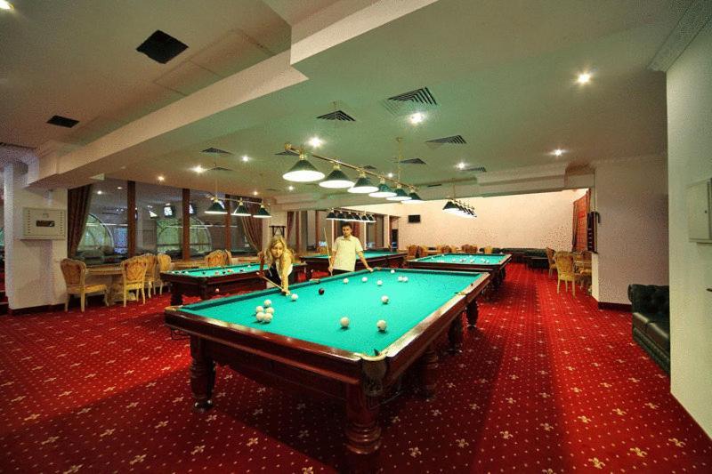 Royal Hotels And Spa Resorts Promenad Truskavets Luaran gambar