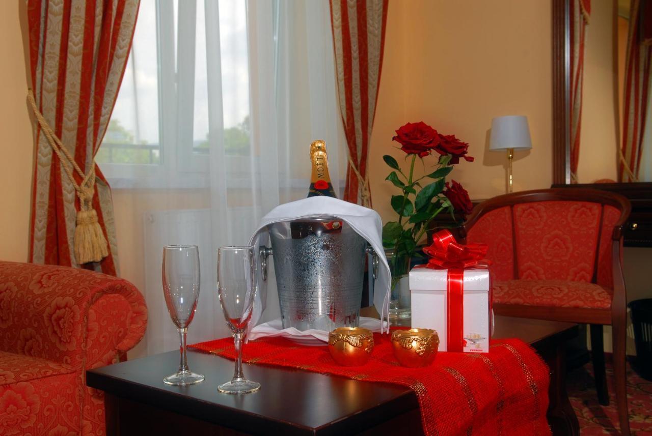 Royal Hotels And Spa Resorts Promenad Truskavets Luaran gambar